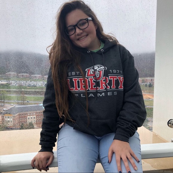 Meet your Posher, Tyla - Picture 1 of 1